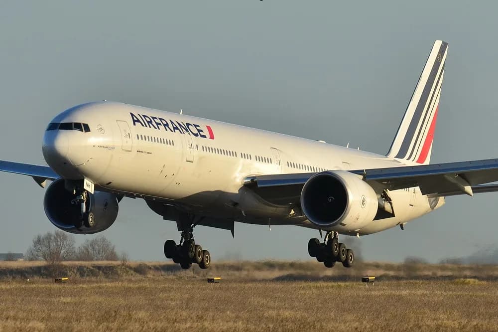 Boeing 777 d'Air France au décollage